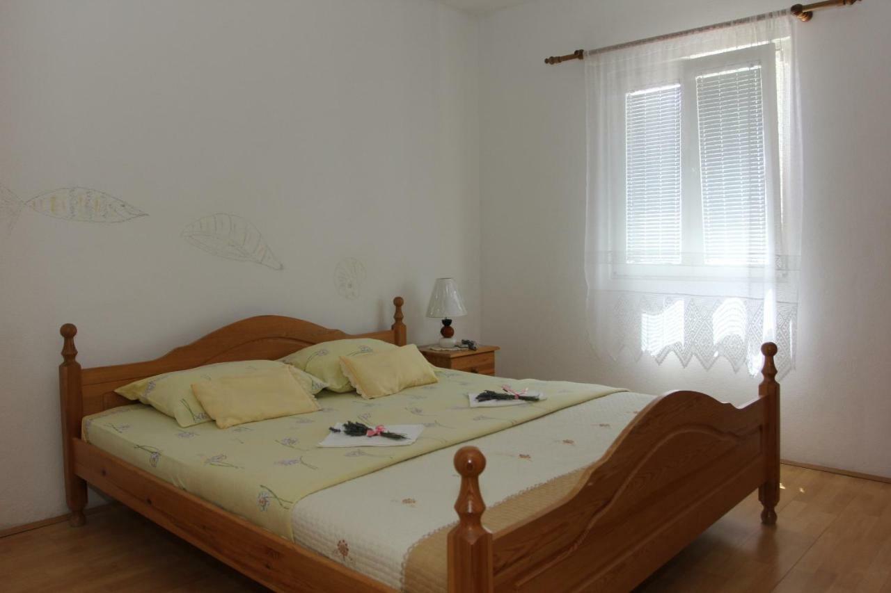 Apartmani Vesna Supetar Buitenkant foto