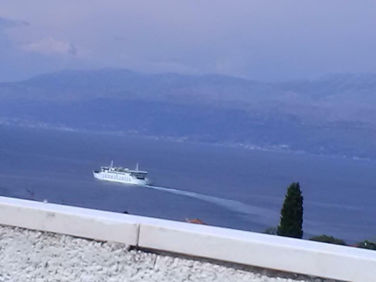 Apartmani Vesna Supetar Buitenkant foto